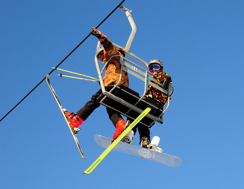 http://www.eielson.af.mil/News/Article-Display/Article/383457/boosting-morale-at-birch-hill-ski-resort/